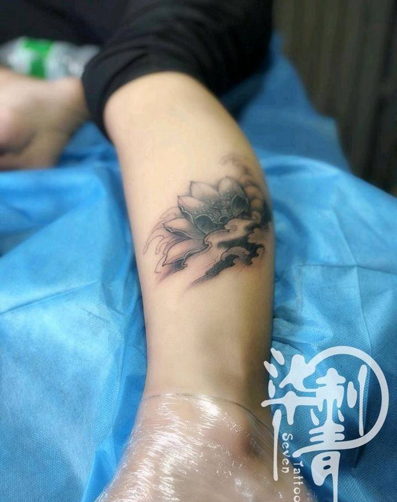 荷花纹身图片
