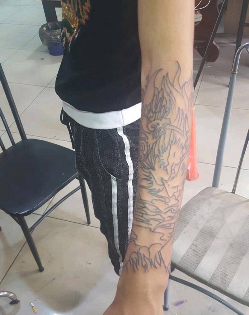 斗战胜佛线条纹身图片