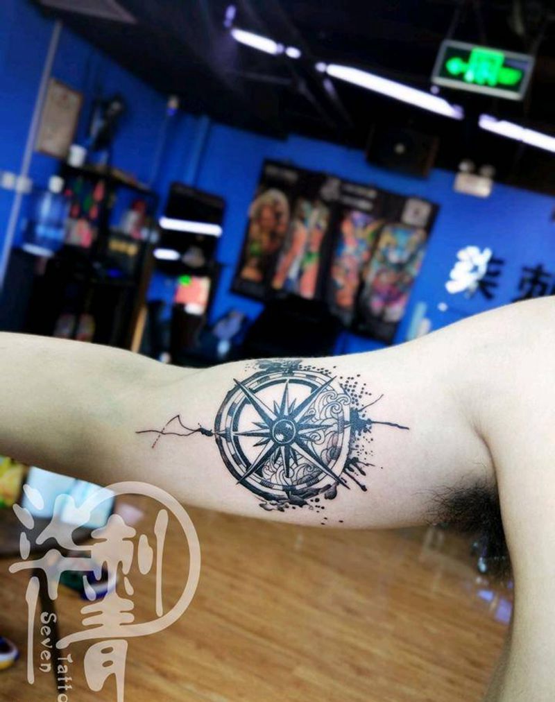 指南针纹身图片_手臂纹身图案