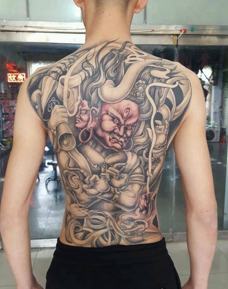 满背纹身图片