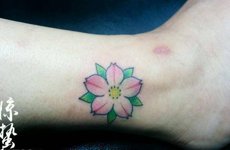 樱花纹身图片_脚部清新植物唐山惊蛰女性纹身成品纹身图案
