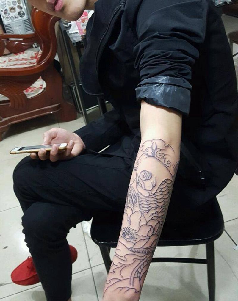 包小臂线条纹身图片