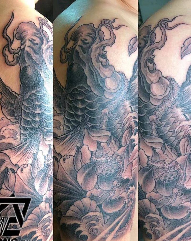 大臂鲤鱼纹身图片_新传统纹身图案