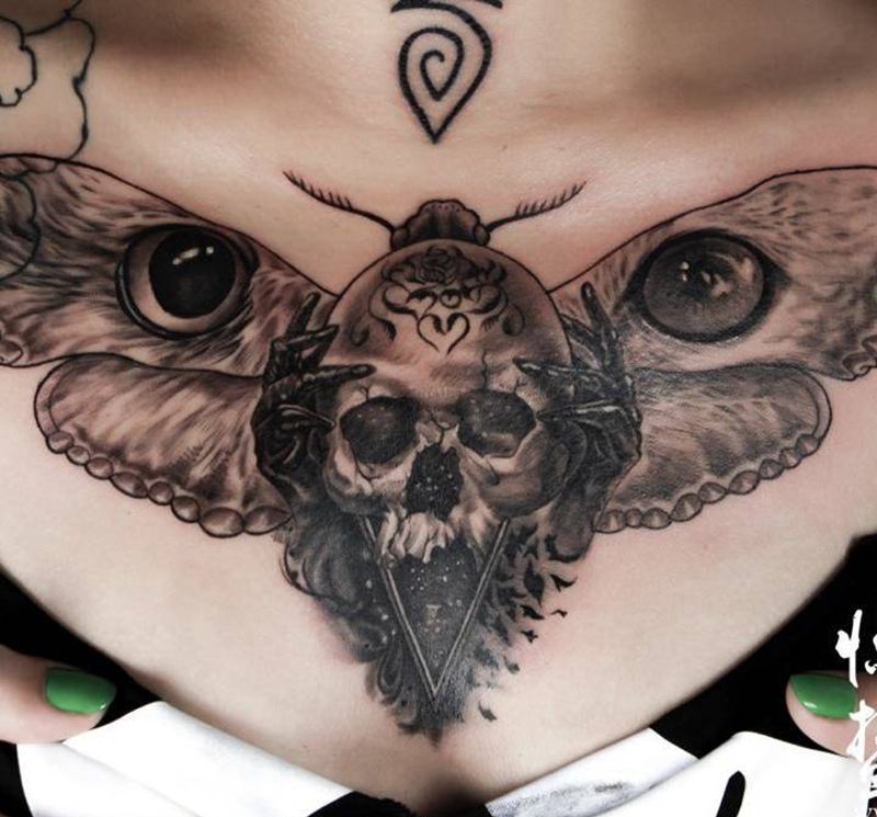 原创死亡蛾纹身图片_成品胸部写实原创惊蛰刺青纹身图案