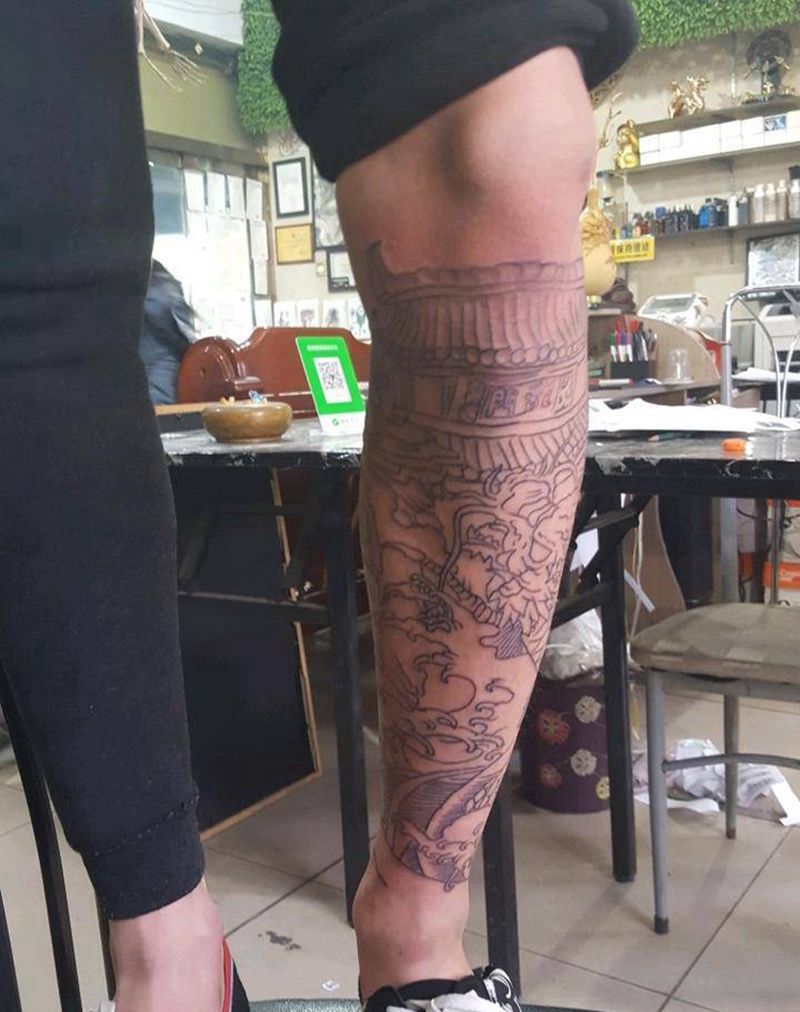 包小腿线条纹身图片