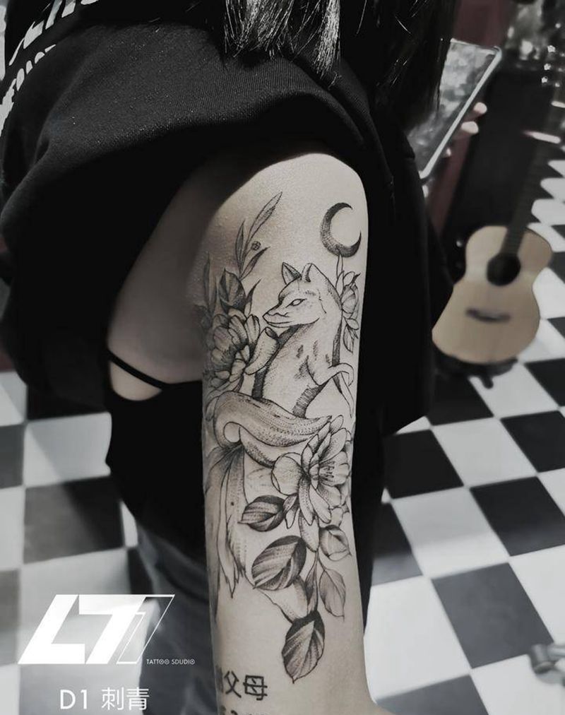 点刺九尾狐纹身图片_New School点刺九尾狐纹身图案