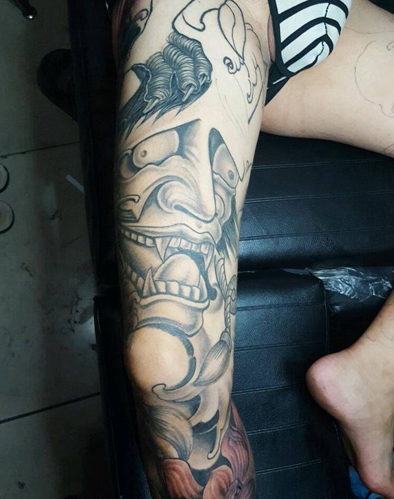 通体之腿部纹身图片