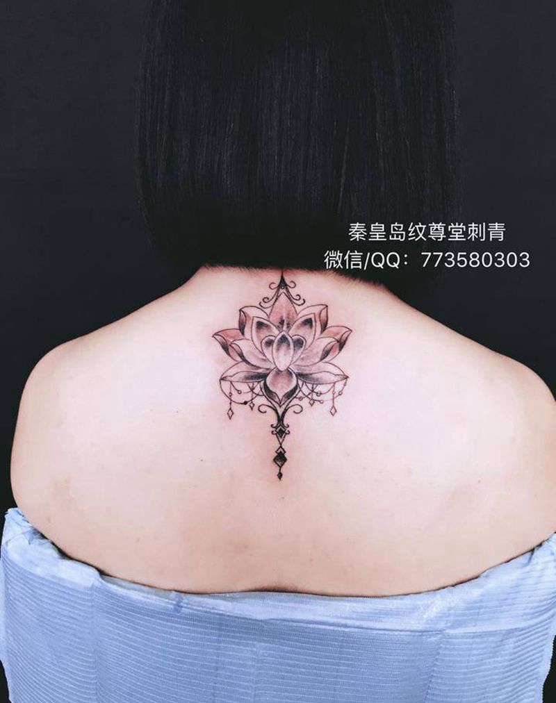 女士气质图案纹身图片