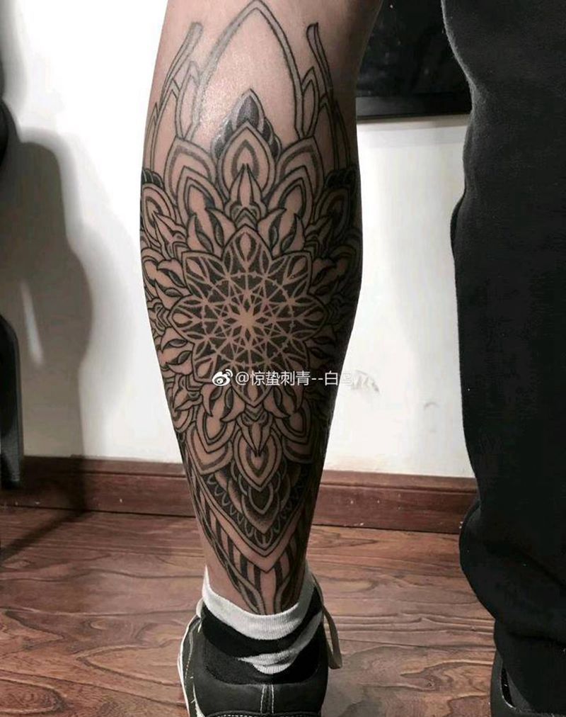 小腿点刺作品纹身图片_腿部点刺纹身图案