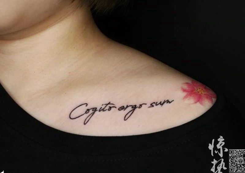 小清新-花纹身图片_肩部胸部清新成品植物字符纹身图案