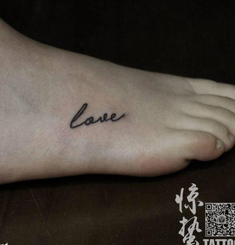 love纹身图片_成品脚部清新字符纹身图案