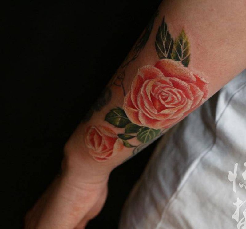 水彩写实玫瑰纹身图片_成品手臂欧美写实清新植物惊蛰刺青纹身图案