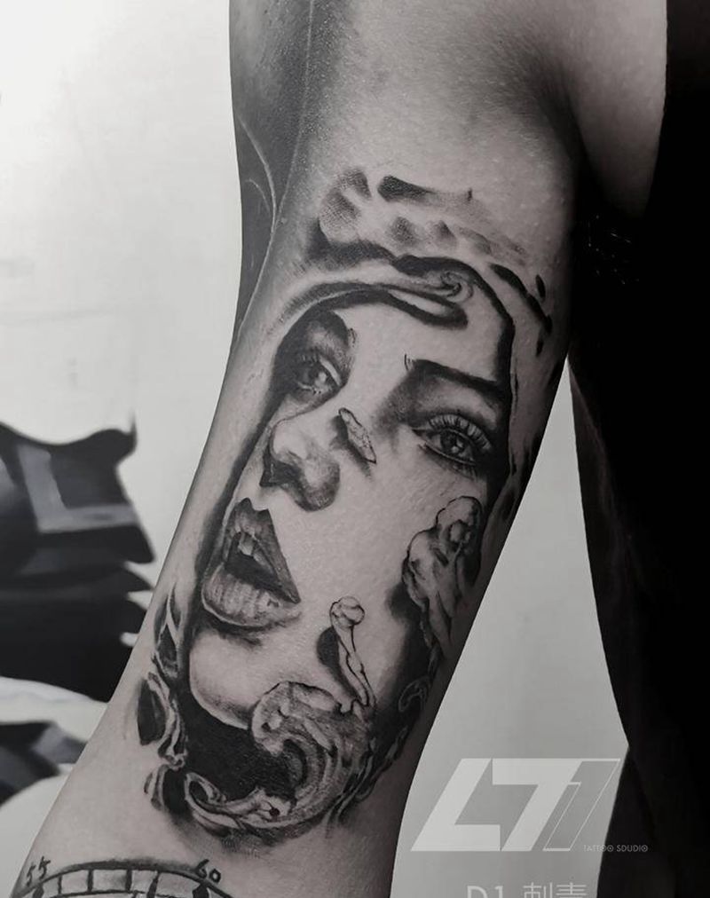 欧美女人纹身图片_New School写实纹身图案