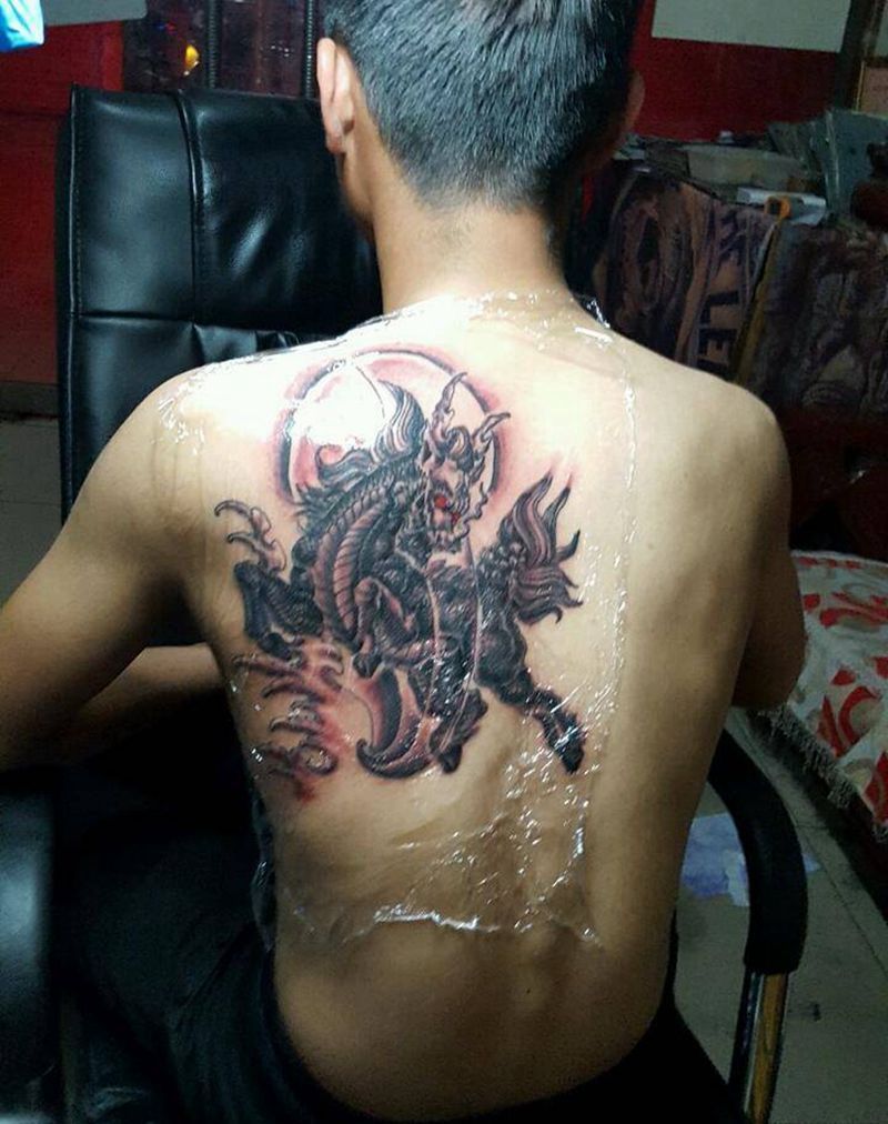 后背麒麟纹身图片