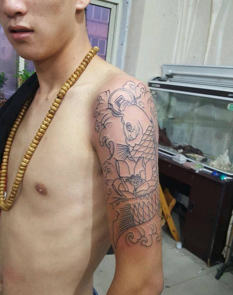 鲤鱼线条纹身图片