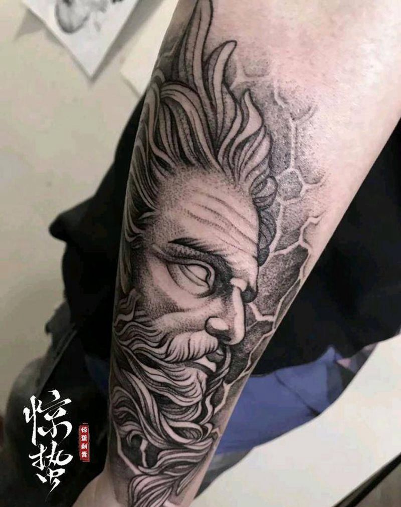 海皇波塞冬纹身图片_手臂欧美写实纹身图案