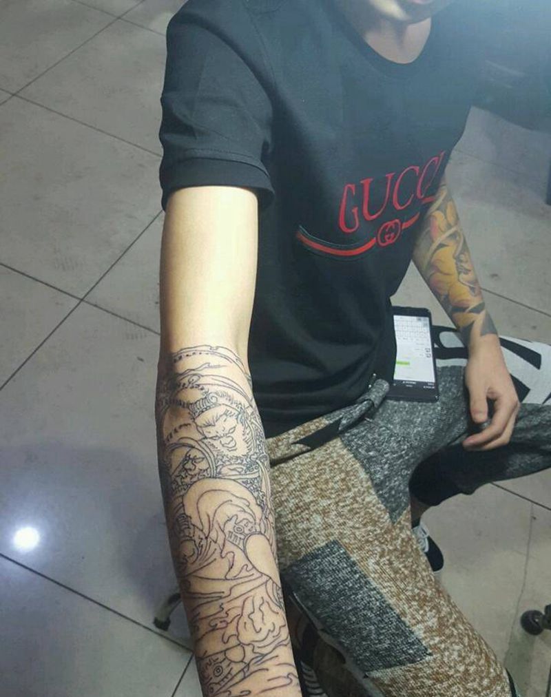 包小臂线条纹身图片