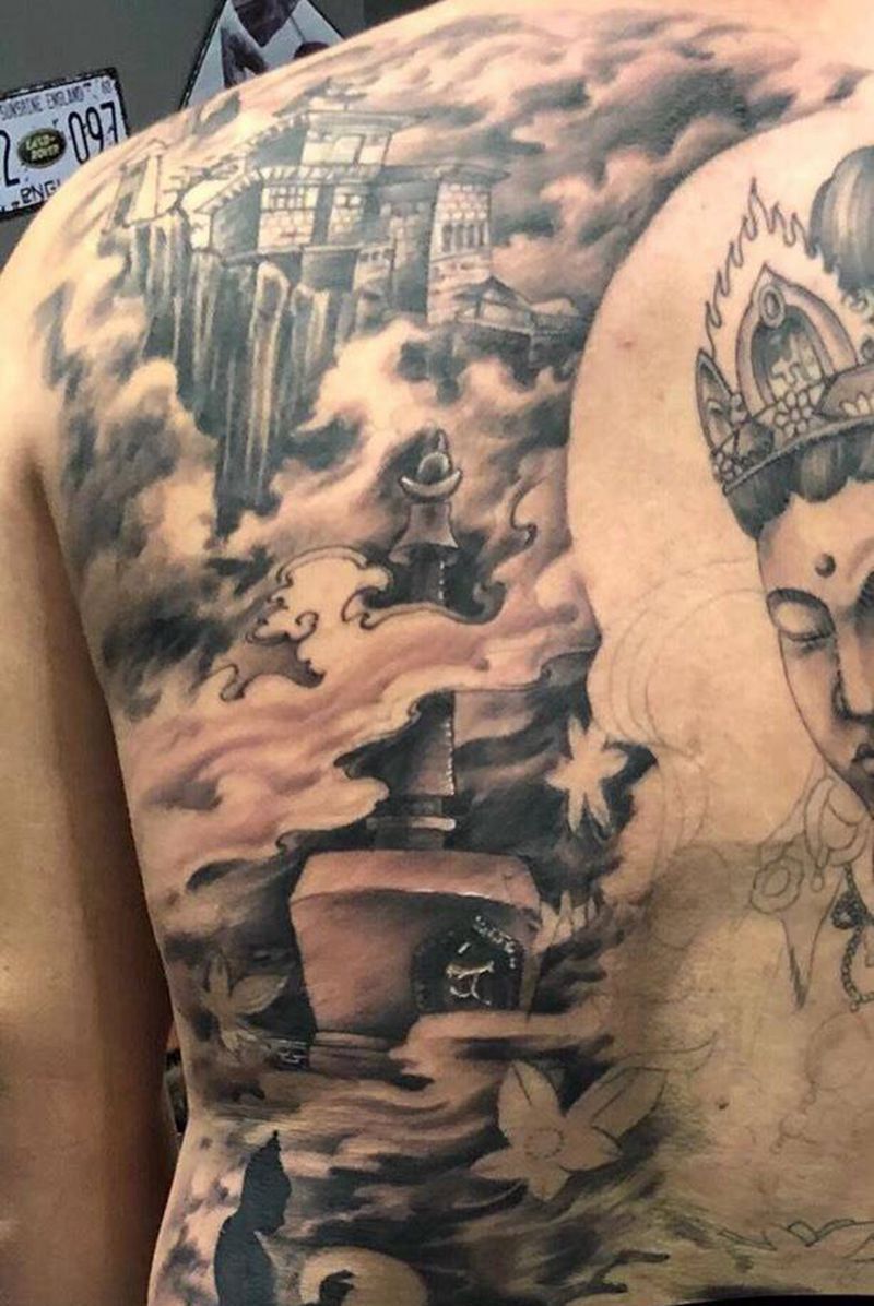 修改满背佛纹身图片