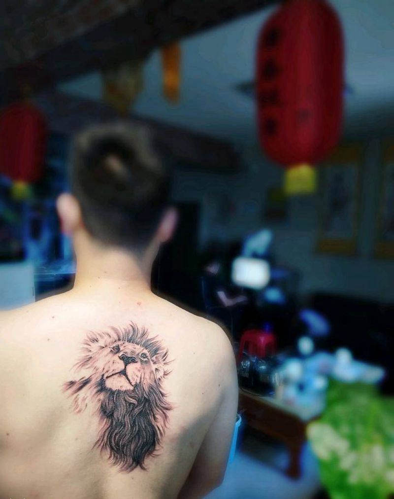 辛巴纹身图片_腰部欧美动物成品纹身图案