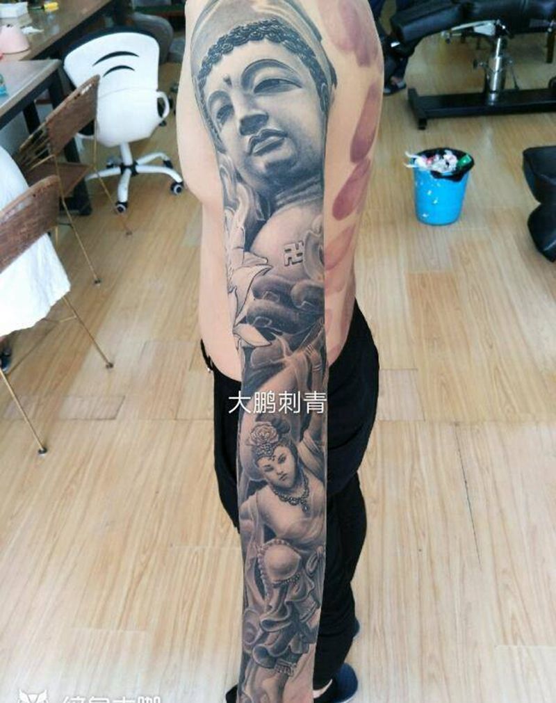 住世纹身图片_手臂肩部欧美写实新传统佛菩萨纹身图案