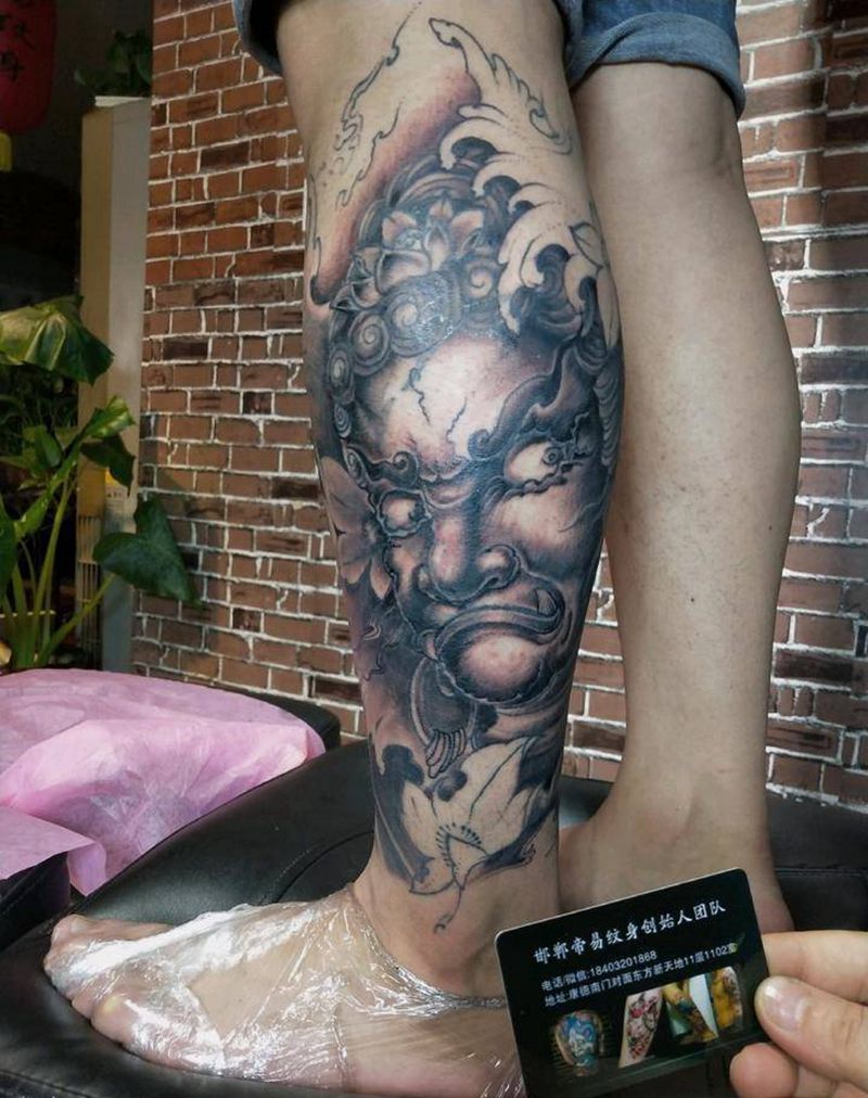 不动明王纹身图片_脚部传统人物鬼神成品纹身图案