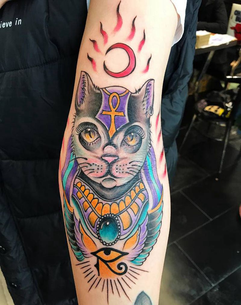 贝斯纹身图片_手臂纹身图案