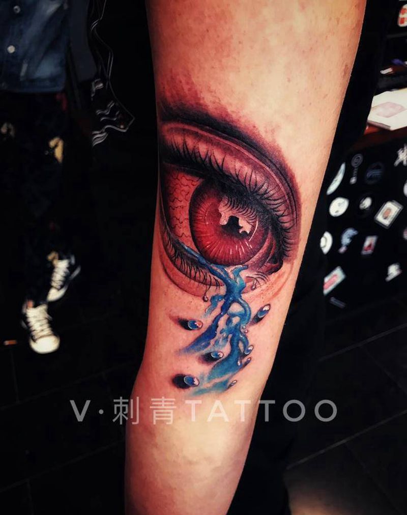 蓝色眼泪纹身图片_手臂欧美写实水彩纹身图案