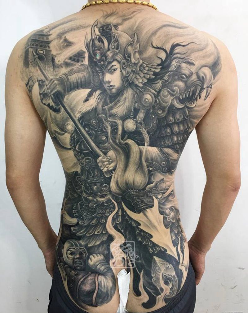 破千军纹身图片_背部新传统纹身图案