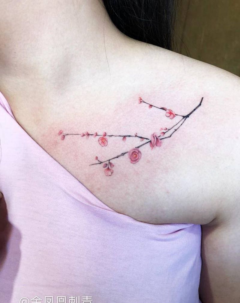 小清新纹身图片_胸部纹身图案