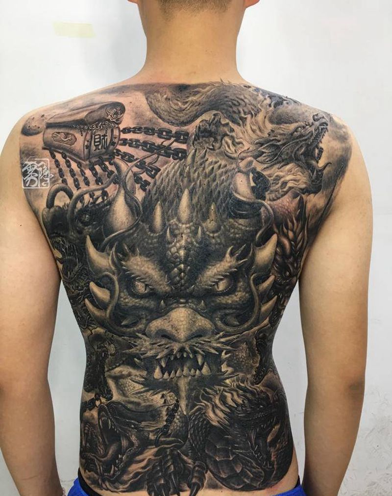 九龙拉棺2纹身图片_背部新传统九龙拉棺2纹身图案