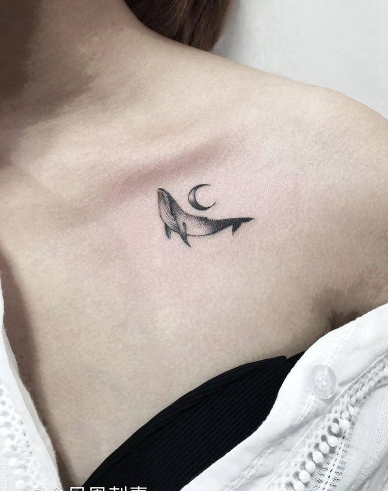 小海豚纹身图片_胸部纹身图案