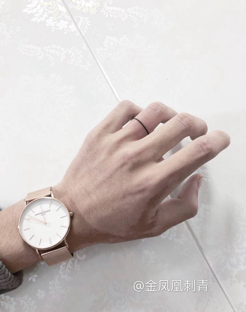 线纹身图片_手部纹身图案