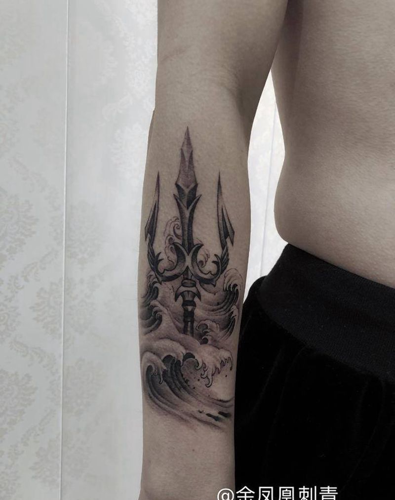三叉戟纹身图片_手臂纹身图案