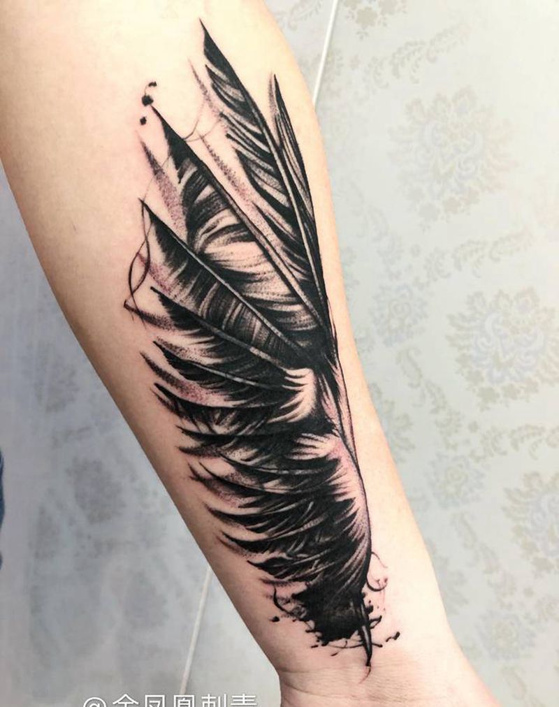 翅膀遮盖 字母纹身图片_手臂纹身图案