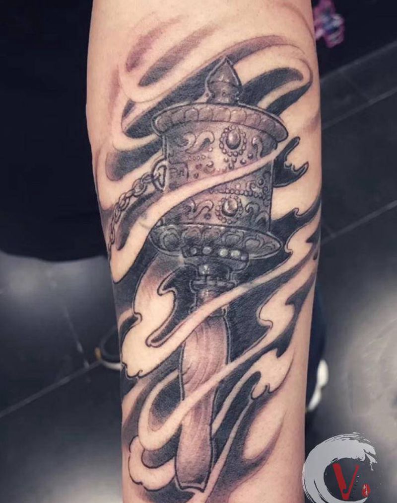 降魔杵（遮盖）纹身图片_手臂新传统纹身图案