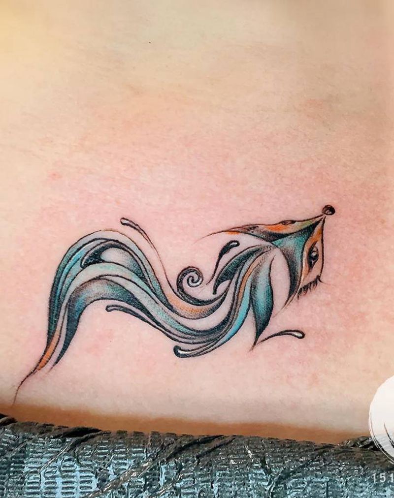 小狐狸纹身图片_肩部胸部水彩纹身图案