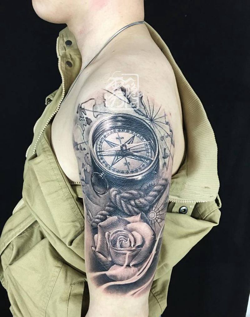 指南针玫瑰纹身图片_肩部欧美写实纹身图案