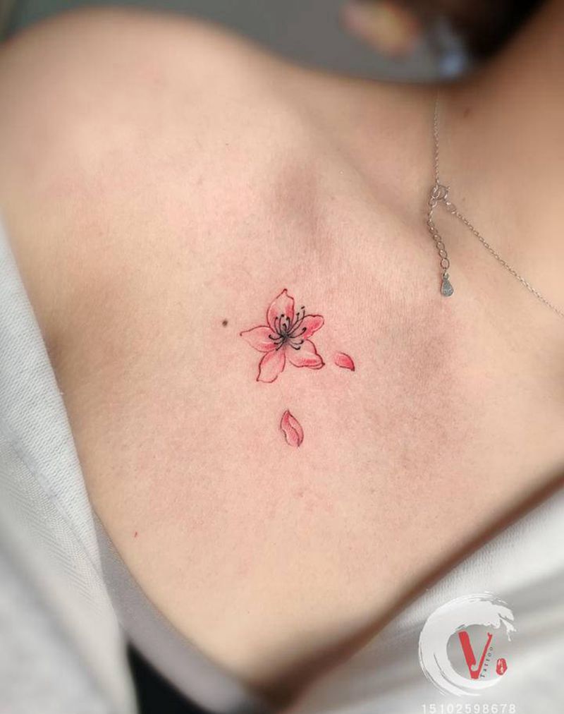 樱花纹身图片_胸部新传统纹身图案