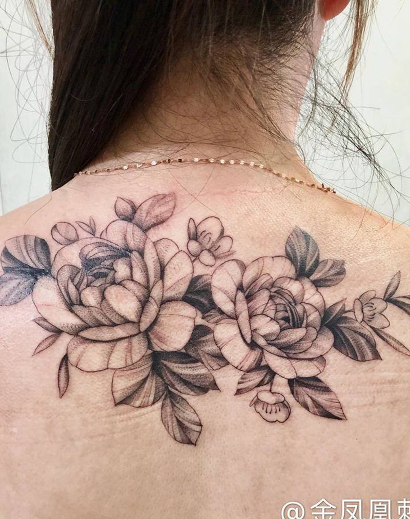 素花纹身图片_颈部纹身图案