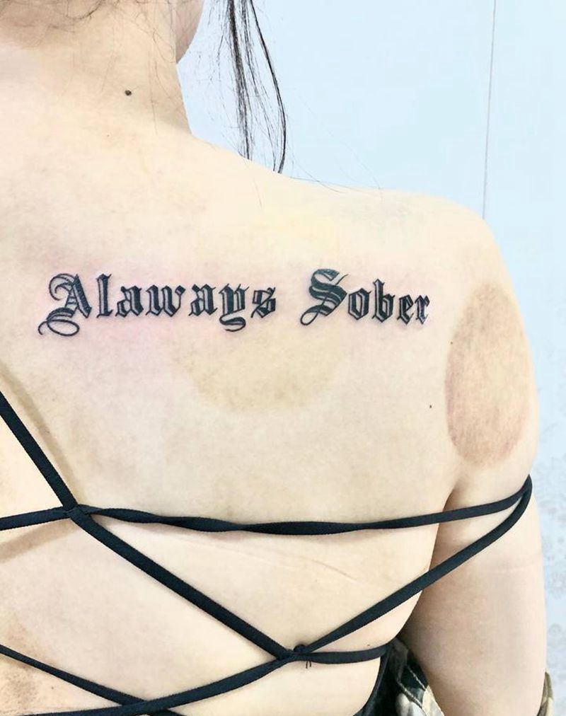 字体纹身图片_背部纹身图案