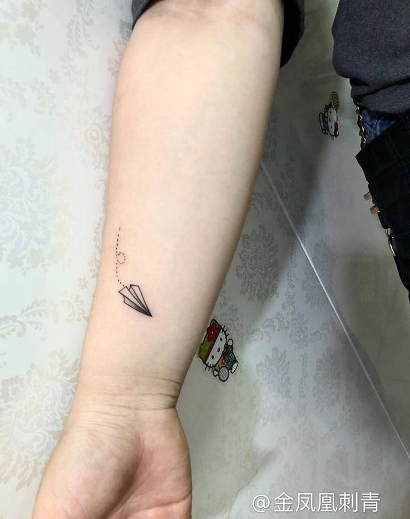 小飞机纹身图片_手臂纹身图案