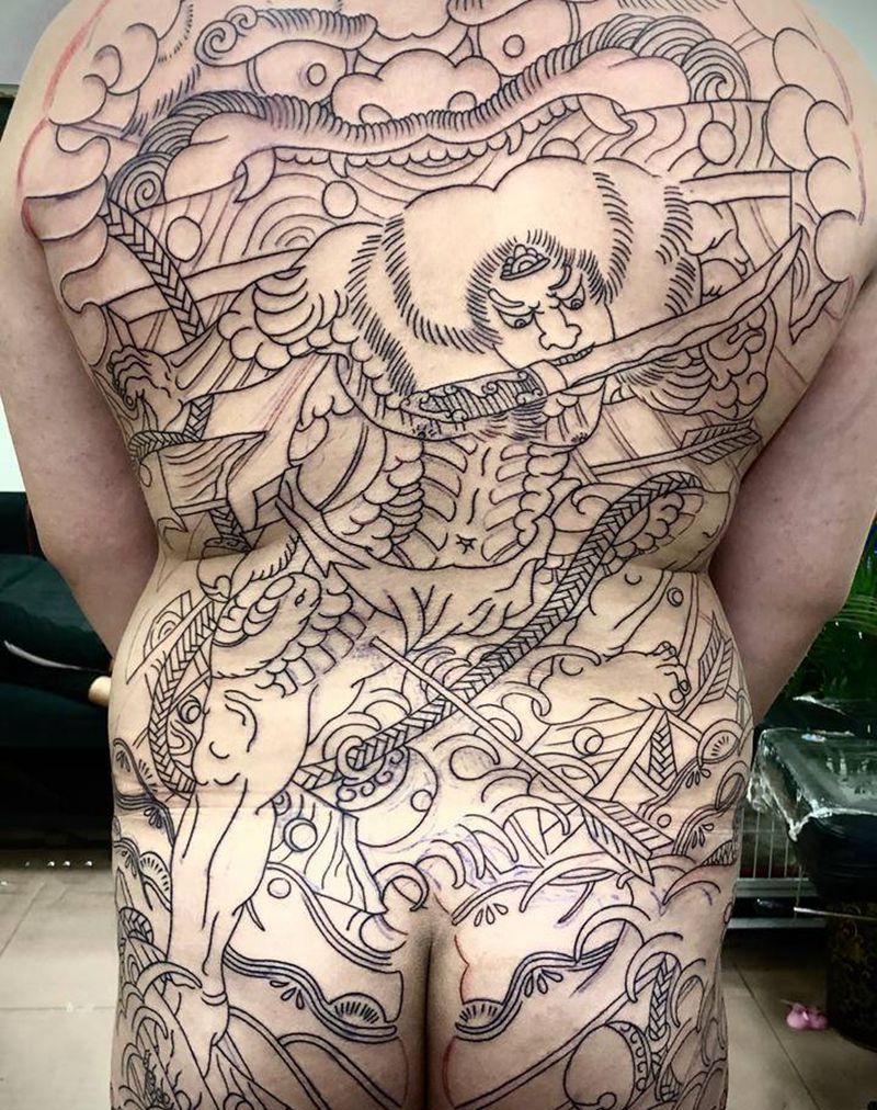 未完纹身图片_背部纹身图案