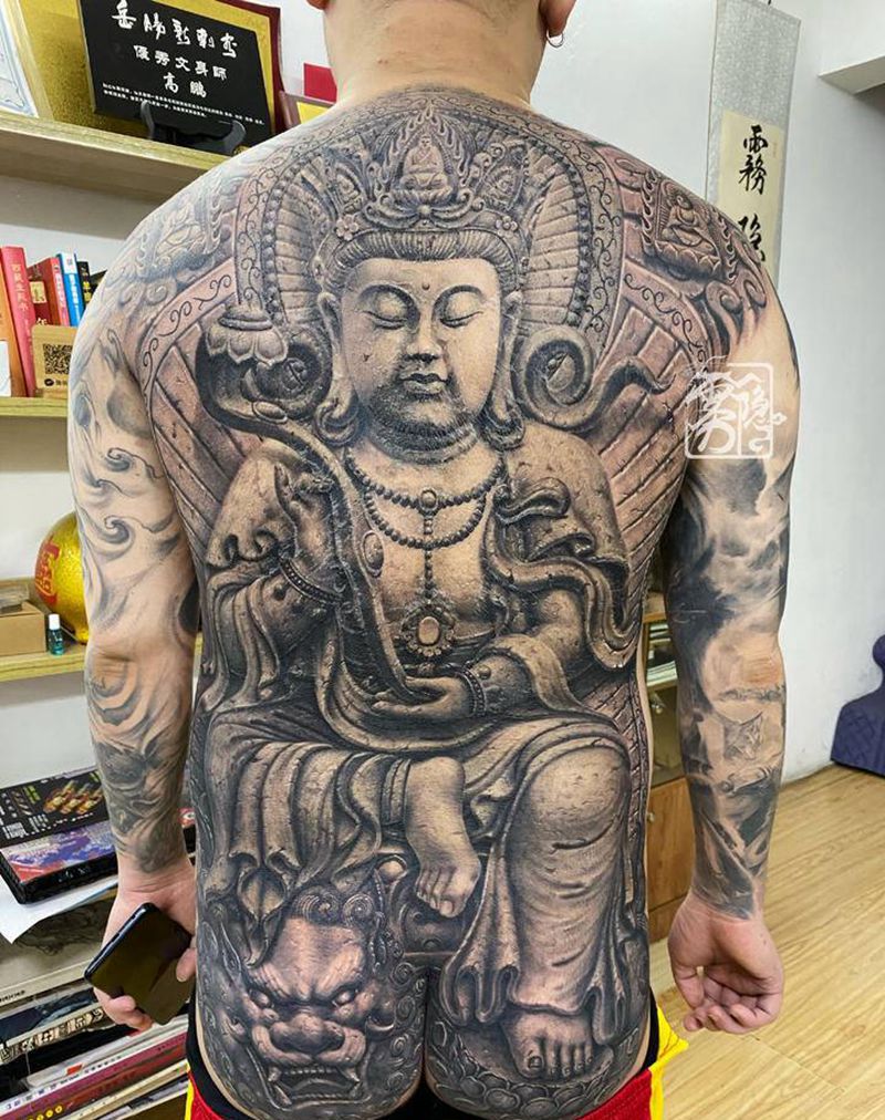 如意菩萨二纹身图片_背部臀部新传统石雕纹身图案