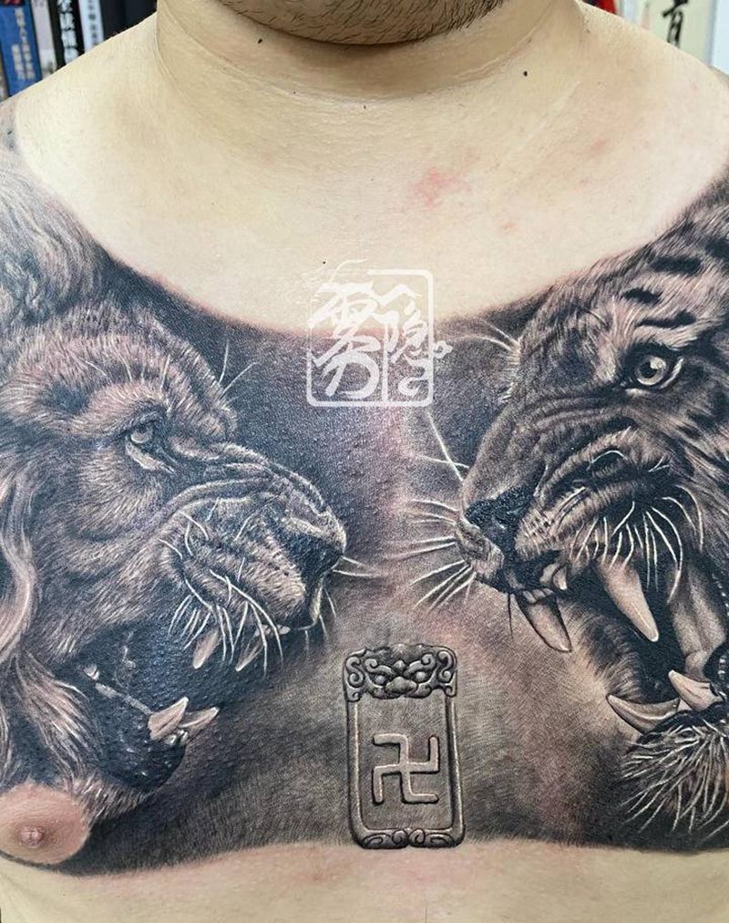 狮虎纹身图片_胸部欧美写实狮虎纹身图案