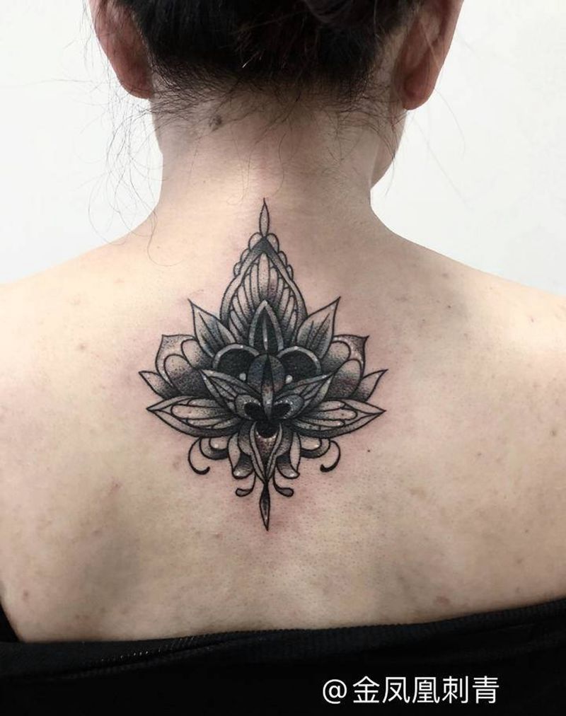 遮盖纹身图片_颈部纹身图案