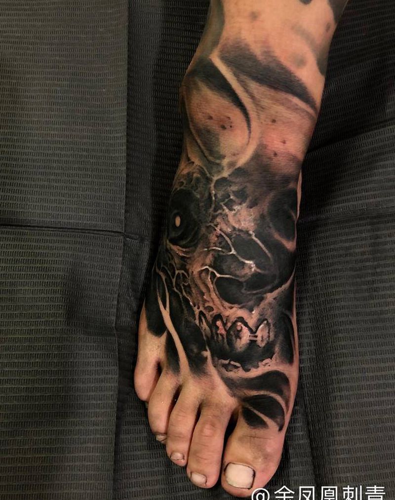 骷髅遮盖纹身图片_脚部纹身图案
