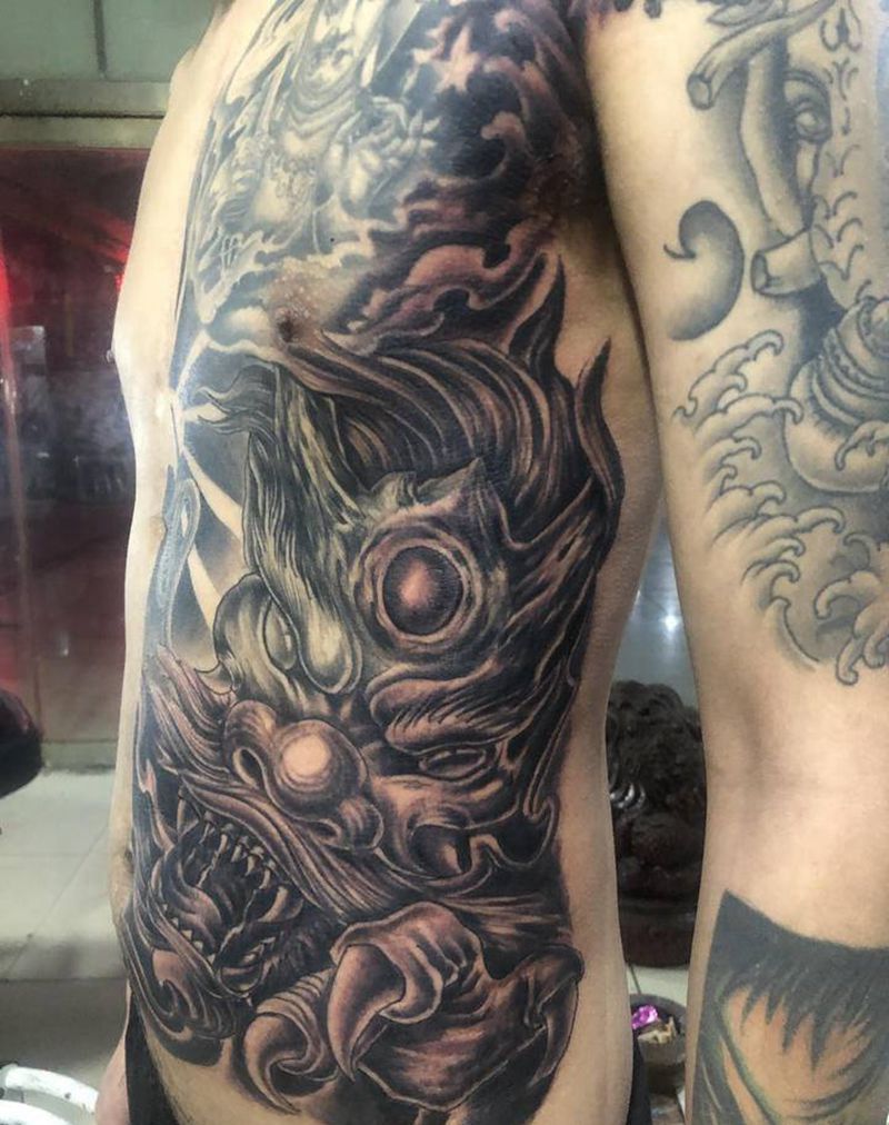 龙纹身图片_腹部纹身图案