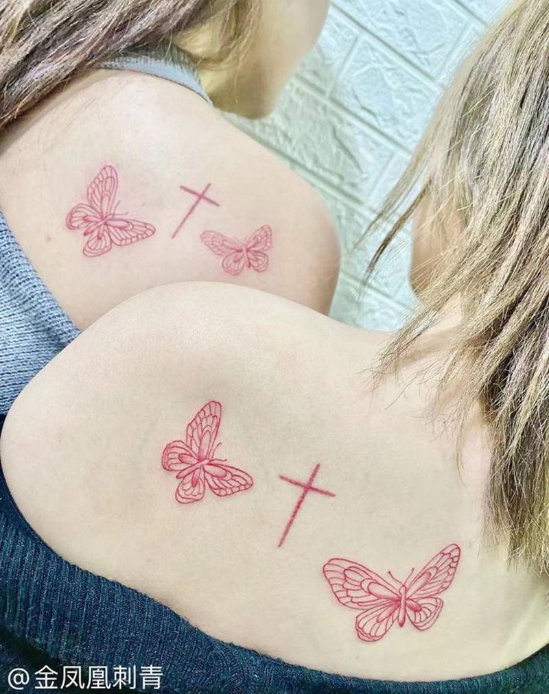 蝴蝶纹身图片_肩部纹身图案