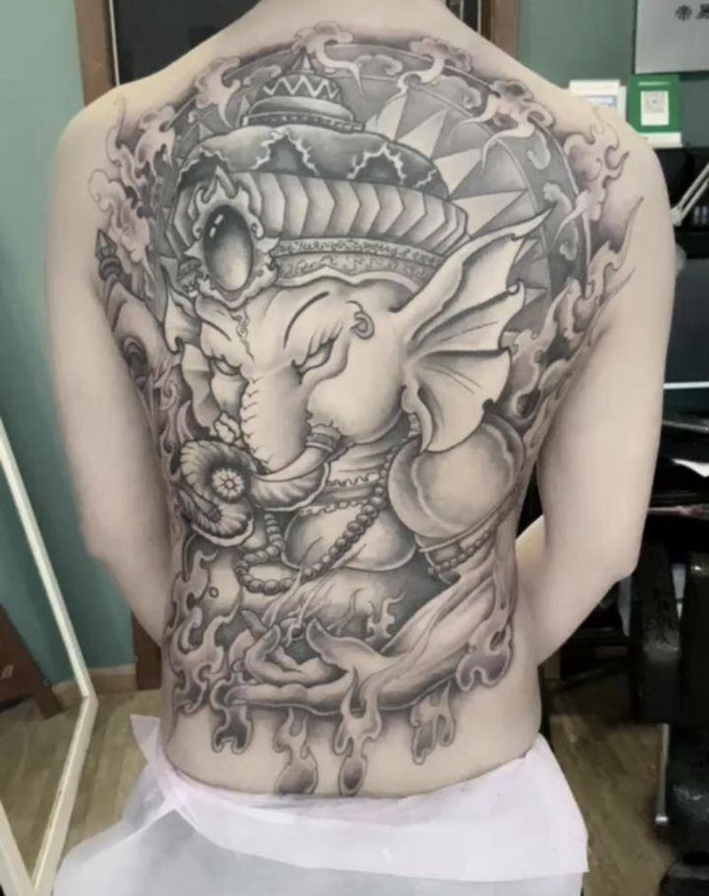 象神纹身图片_背部新传统纹身图案