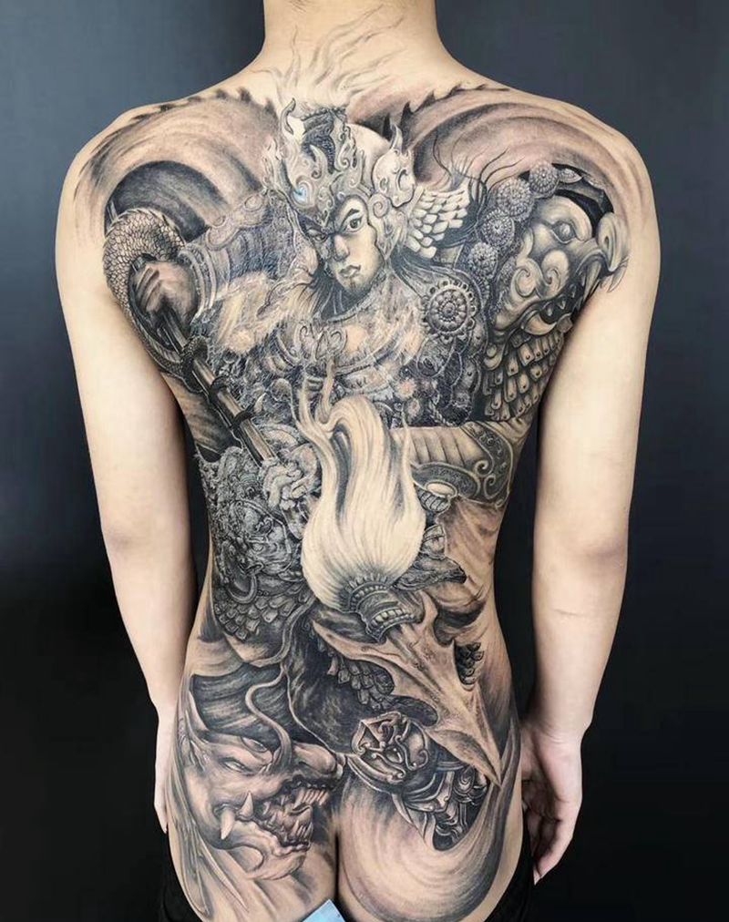 赵云纹身图片_背部纹身图案